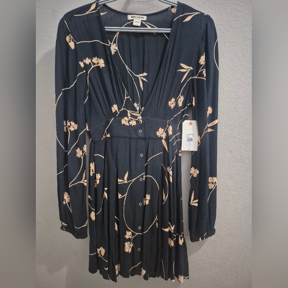 Billabong Dresses & Skirts - Billabong Black and Cream Floral Dress